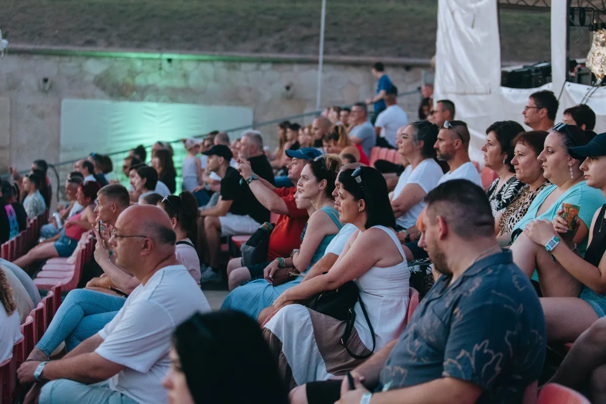 Események és rendezvények referencia 325