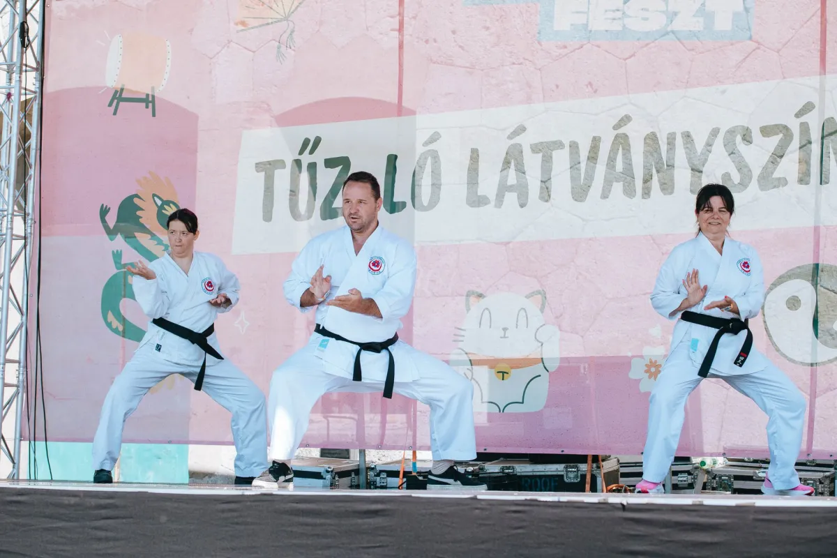 Események és rendezvények referencia 107